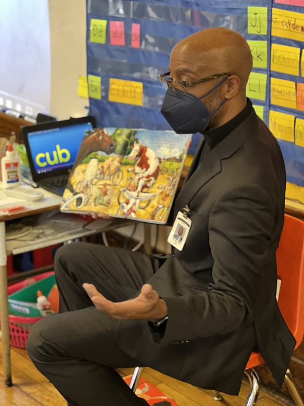 Mr. Garlin reads to kindergarten students!